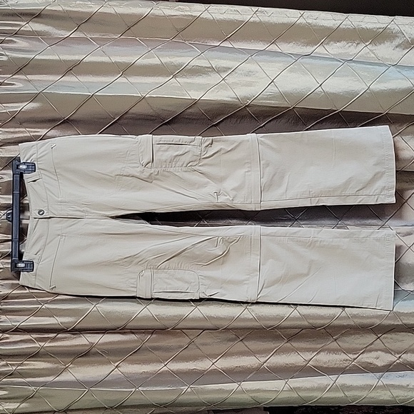 EUC- REI Co-op- Rendezvous Convertible Cargo Pants- Full or Capri Length - Picture 5 of 8